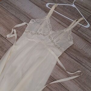 Vintage Rogers Negligee..40s Thru 60s